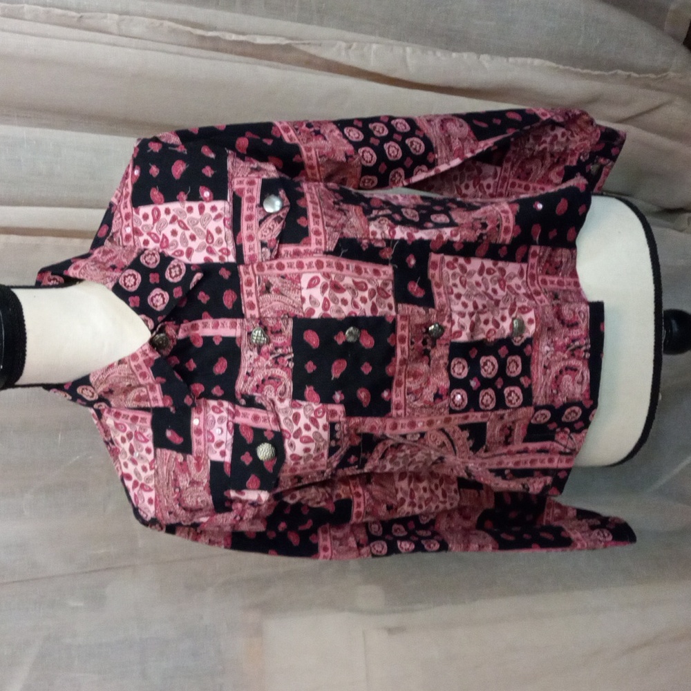 New Identity Cowgirl shirt, size S